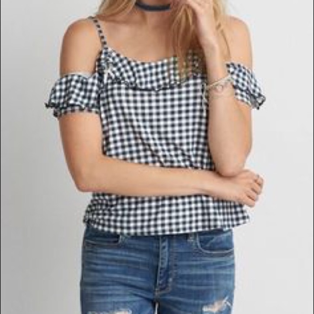 AE soft and sexy gingham top off the shoulder 💕